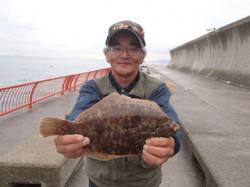 平磯海釣り公園　投げ釣りでカレイの釣果出て…