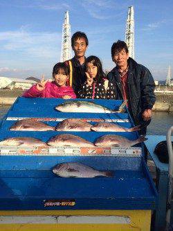 マリーナシティ海洋釣り堀　マダイ好調です。