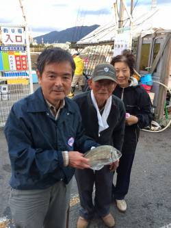 カゴ釣りでチヌGET！マリーナシティ海釣り…