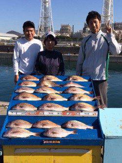 マリーナシティ海洋釣り堀　マダイはいぜん好調です