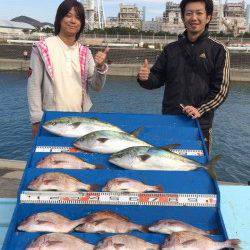 マリーナシティ海洋釣り堀　マダイはいぜん好調です
