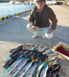 神谷一文字、ヒラバエでハマチのほかグレ・カワハギなど