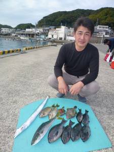 神谷一文字　カゴ釣りでハマチ・グレ・アイゴ…