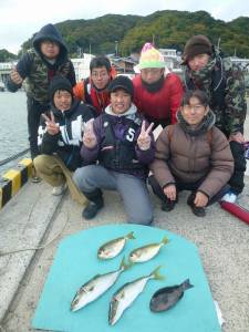 神谷一文字　かご釣りでハマチ・グレ・アイゴ…