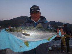 須磨海づり公園でメジロ68cm！ウキ流し釣りでの釣果です