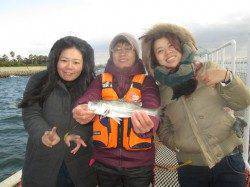 尼崎市立魚つり公園　ウキ釣りでセイゴ14匹とキビレ3匹、タナは4ヒロ