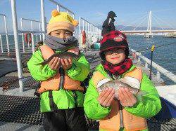 尼崎市魚つり公園　ウキ釣りでハネ＆セイゴの釣果