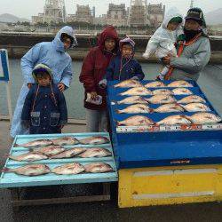 マダイたくさん釣ったどー！　マリーナシティ海洋釣り堀