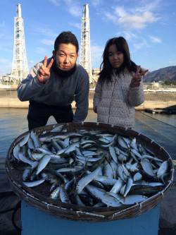 マリーナシティ海釣り公園　サビキでコノシロ…