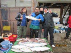 田井の海上釣り堀　メジロ・シマアジ・マダイの釣果