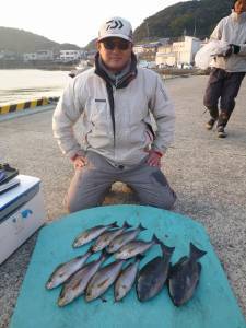 神谷沖一文字　フカセでゴマサバ・カゴ釣りでグレ＆イサギ