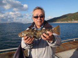 須磨海づり公園　アイナメ38cmをシラサエビの落とし込みでキャッチ