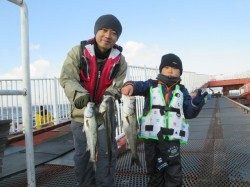 この時期はシラサエビか虫エサのウキ、ズボ釣り！