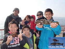 平磯海づり公園　アイナメ32cmをキャッチ…