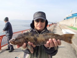 平磯海づり公園　ウキ釣りでアイナメ40.5…