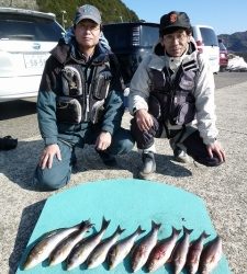 神谷　沖一文字内向きでイサギやグレあがってます