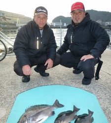 沖一文字フカセで良型チヌ・グレ　神谷一文字カゴ釣りでチヌ45ｃｍ・4ｃｍ　