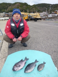 沖一文字内向き　フカセ釣りでグレとサンバソ…