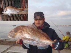 須磨海づり公園　記録賞サイズのマダイ73.0cmをゲット！