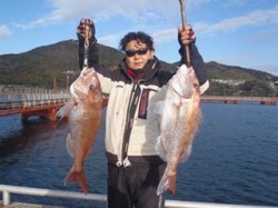 須磨海づり公園　マダイ61cm&6…