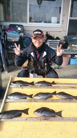 渡船を利用してのオキアミフカセ　グレ好釣！…