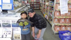 天神崎でお子様の釣果　チヌ４２ｃｍ！