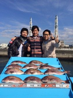 アリーナシティ海洋釣り堀　エビ、ササミをエサにマダイ11枚