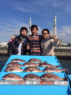 アリーナシティ海洋釣り堀　エビ、ササミをエ…