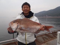 須磨海づり公園　ウキ流し釣りでマダイ67c…