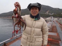 神戸市立須磨海づり公園 テンヤでタコの釣果…