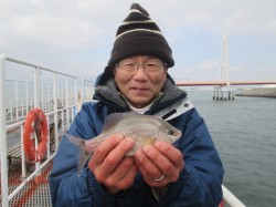尼崎市立魚つり公園 ミャク釣りでウミタナゴ…