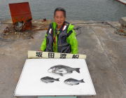 <20日>黒島の磯で良型チヌ