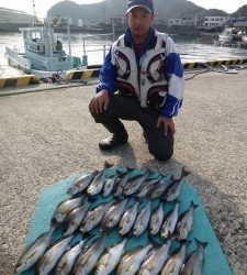 神谷沖一文字　カゴ釣りでイサギ好調