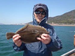 神戸市立平磯海づり公園 カゴ天秤仕掛けでカ…