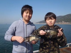 神戸市立須磨海づり公園 お子様が27cmと…