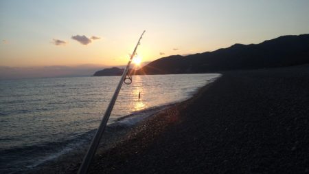 煙樹ヶ浜にてショアジギング