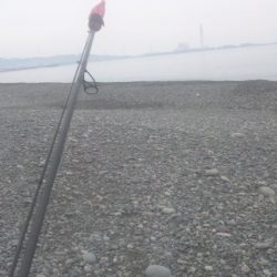 浜にてジギング