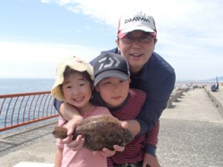 平磯海釣り公園　投げでカレイ31cm