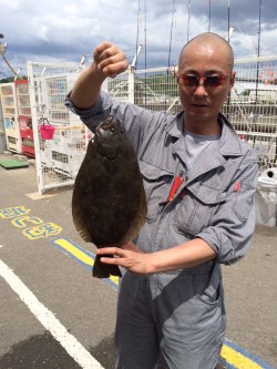 マリーナシティ海洋釣り堀　ヒラメ＆マダイの…