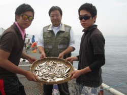 サバ、イワシの回遊のアリ！尼崎市立魚つり公…