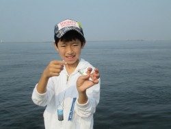 尼崎市立魚つり公園　サビキで大漁