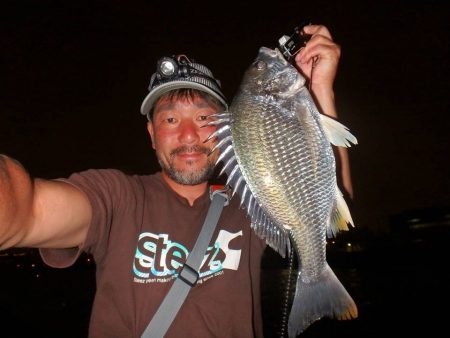 渋くても釣れちゃう岸壁チヌゲー