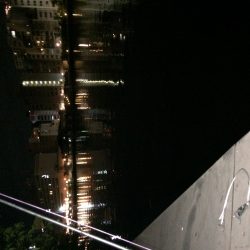 天神橋筋高架下にウナギ釣り