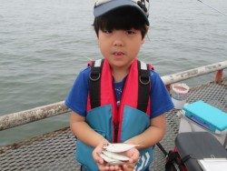 尼崎市立魚つり公園 ズボ釣りでセイゴ