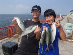 神戸市立平磯海づり公園　ツバス回遊