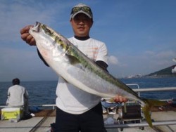 神戸市立須磨海づり公園、ミノーで立派な青物…