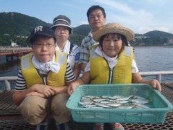 神戸市立須磨海づり公園　サビキでアジ