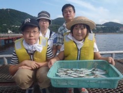 神戸市立須磨海づり公園　サビキでアジ