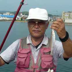 猛暑の志筑でキス狙い