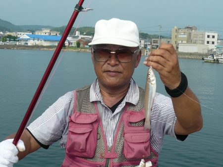 猛暑の志筑でキス狙い